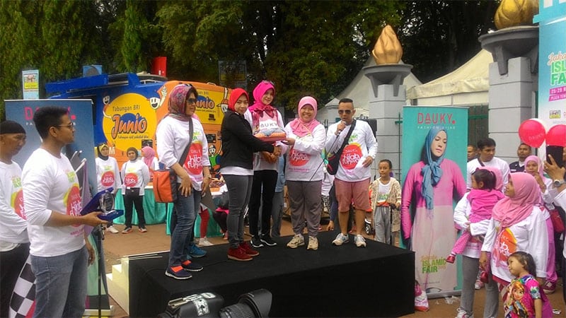Elcorps Gelar Hijab DAUKY Fun Walk Bersama 200 Peserta di JIF