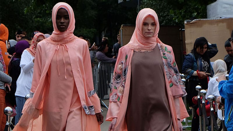 Elcorps Kembali Gelar Fashion Show Elzatta dan DAUKY di Indonesian Weekend 2017 Potter Field, London