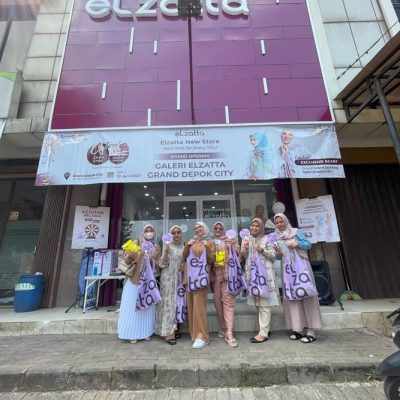 Gerai Elzatta Hijab di Grand Depok City Sabtu (10/08/2023), Elzatta Fams beramai-ramai mendatangi New Opening Store Elzatta.